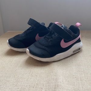 Toddler Nike Air sneakers